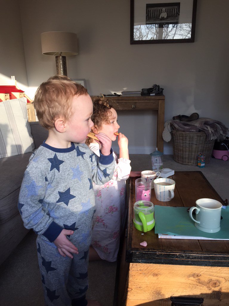 MullanClaire's tweet photo. Nothing like a good biscuit dunk #daddysatwork https://t.co/VlQkLt7E7N