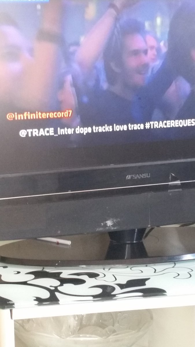 infiniterecord7's tweet photo. @TRACE_Inter @MthabisiNdlovu1 @sykodj1 infinite records on tv kkkk https://t.co/PXAIaGYMHH