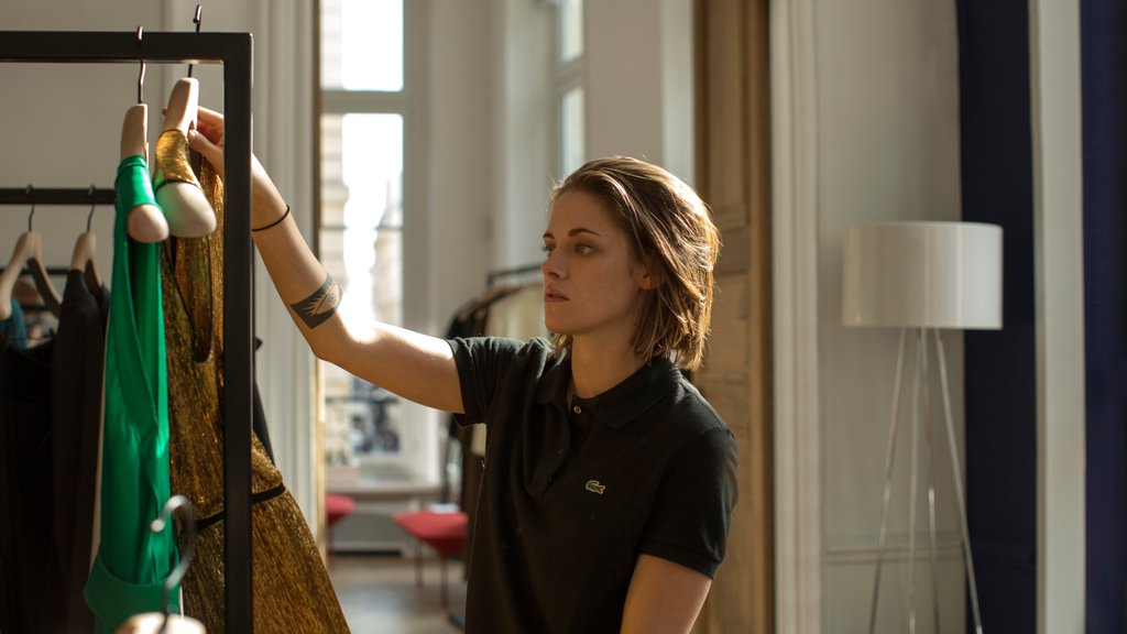 JeansLabTr's tweet photo. Modanın yer altı dünyasında geçen bir hayalet hikayesi; #PersonalShopper filminden ilk görüntü #Lacoste #fashion https://t.co/O8zulgtqbU