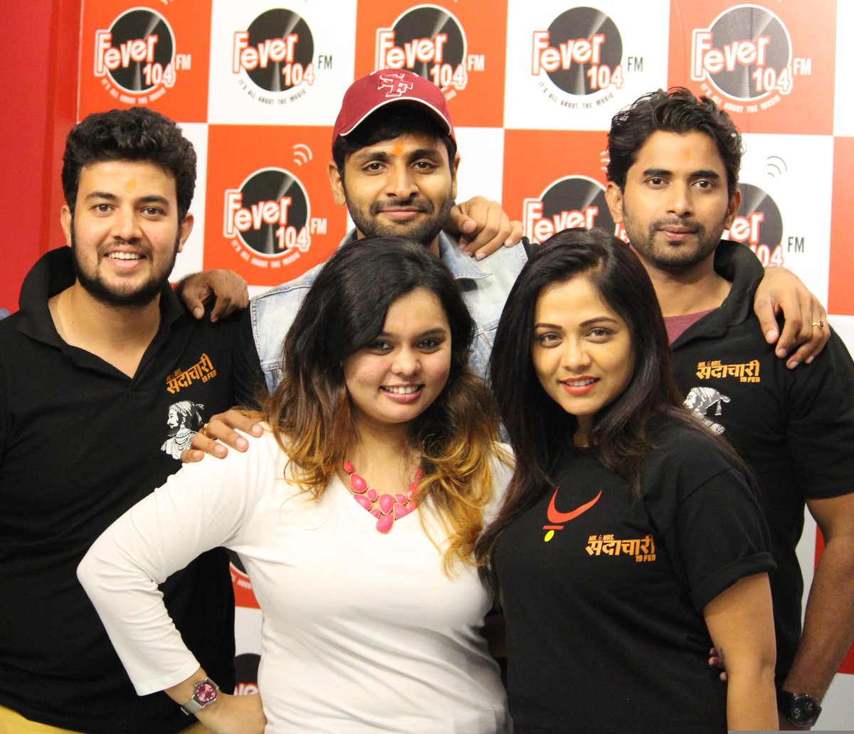 RJUrmin's tweet photo. Todays Spl:Cast of @IamSadachari on @Fever_104FM talkin abt their film RIGHT NOW! Get a Chance to win a Mobile Phone https://t.co/d1p4EEVXH4