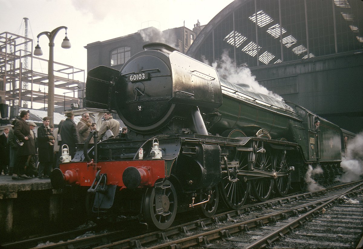 LNER's tweet photo. RT and Follow for a chance to win tickets on the famous original #FlyingScotsman on 25 Feb. https://t.co/2I3xw5DZlA https://t.co/EqUbgkaMhK