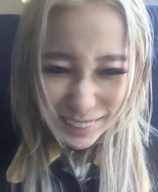 A K I H O No 92 No 1 5 何回も見てめっちゃ笑ったwww 面白さしかないww 3枚目の笑顔可愛すぎる お茶目なミリヤさんも大好き 加藤ミリヤ Love 最近snapchatにハマってるのかな めっちゃ可愛い T Co Hcb3whfkh9