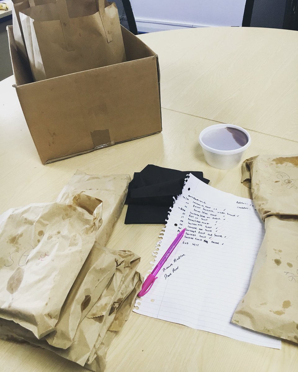 TheEngColl's tweet photo. Breakfasts from #No32 give us that #FridayFeeling
#buttyrun https://t.co/XPQWxVOztc
