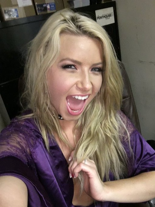 Thanks for the great night guys!!! I had so much fun with you at @VividLiveHou 😘 And yes, I have a big<a href="/tag/boobs"class="tags"><span>#boobs</span></a><a href="/tag/albritearmy"class="tags"><span>#albritearmy</span></a>