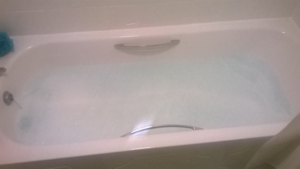 jonnylevy79's tweet photo. Me in the bath https://t.co/DexIz4Uz5S