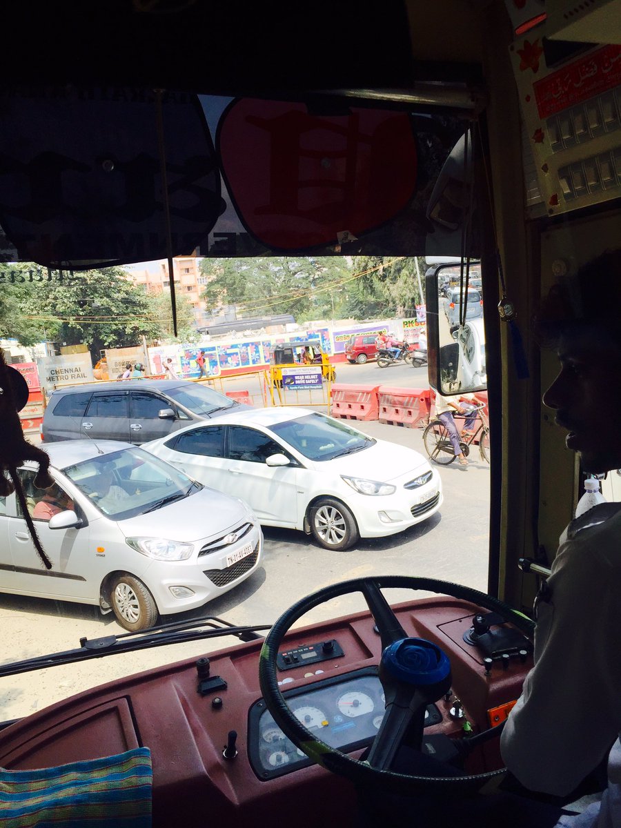 Apollo11Rugby's tweet photo. Funny how our bus driver can go against the grain on a one way street. #Chennai #India #Asian7s https://t.co/6FmSBIRYZl