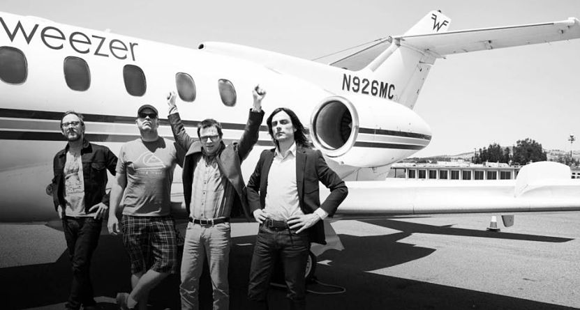 Album ke-10 Weezer akan dirilis saat April Mop mendatang. Semoga bukan prank: bit.ly/1RbptAl