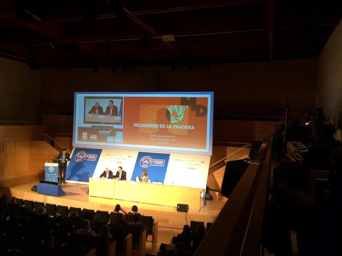 alcalatrava's tweet photo. Arranca la ponencia de @LuisferRuiz de @OMD_Spain, por el título seguro no deja indiferente a nadie 😀 #AedemoTV https://t.co/pJOVuHHN3W