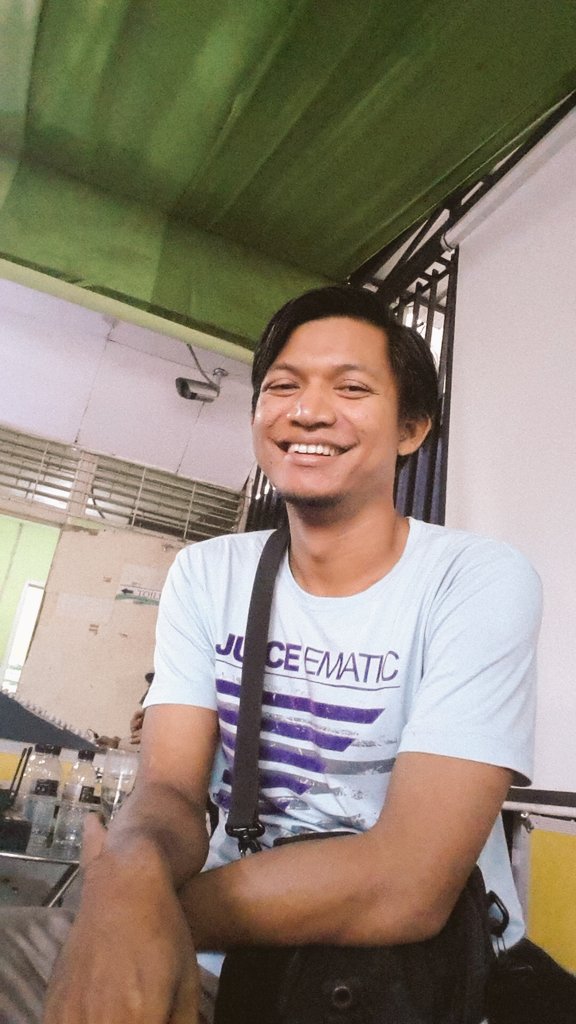 Normanfitrah's tweet image. #Stadiumcafepontianak Andra n The Backbone 19.02.2016 😀😍😙#loopcornerptk @loop_id