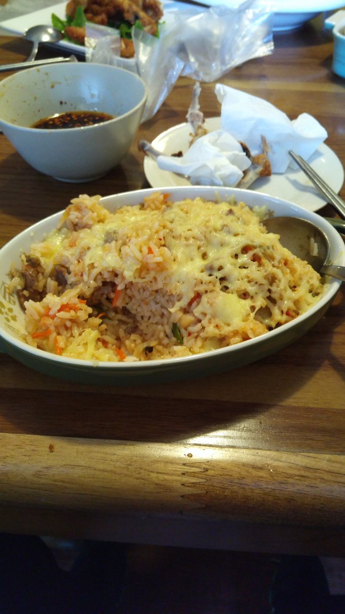 AaronLeeLonger's tweet photo. cheese...beef....omg I love it so much https://t.co/Hj3ovUzMAD