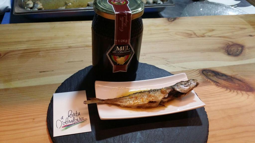 RevistaHGT's tweet photo. #Ourodoce no Camiño de Santiago con Manuel Gago e C.R. Mel de Galicia. Recetas actualizadas by Horta do Obradoiro https://t.co/YUo53eSNVd