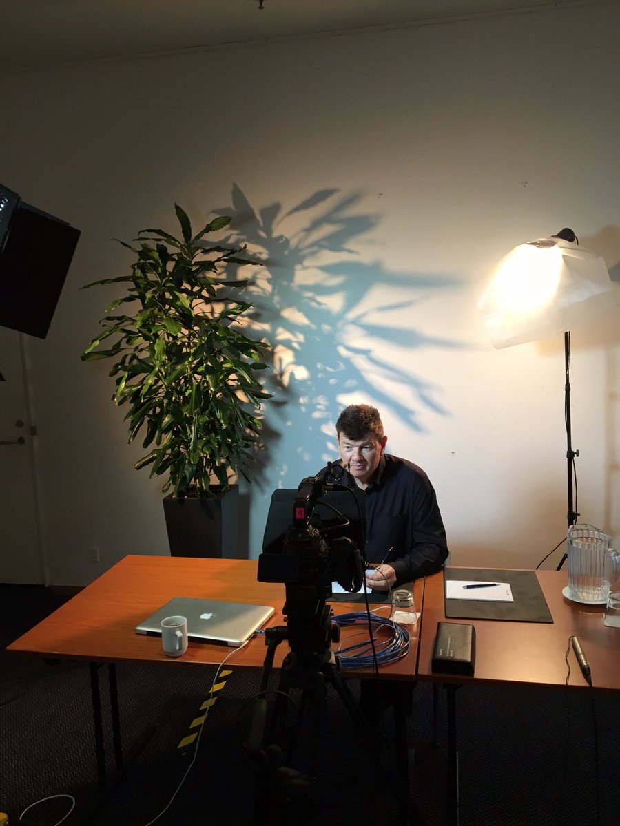 ashleymedcomms's tweet photo. Preparing for webcast updates with @CreativeLondon https://t.co/J4NBQxZxS9