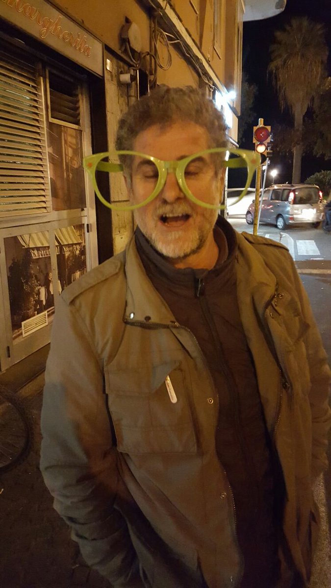 Termoclimagroup's tweet photo. Sopralluogo a Salerno... il boss cerca di vederci BENE!
#bossman #Supervisor https://t.co/o1E5nGoaEP