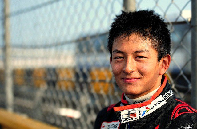Bravaradio's tweet photo. Menilik perjalanan Rio Haryanto menuju F1 lebih lekat, baca https://t.co/byxe2rpdR5 #BravaSports https://t.co/tarvRZhBAH