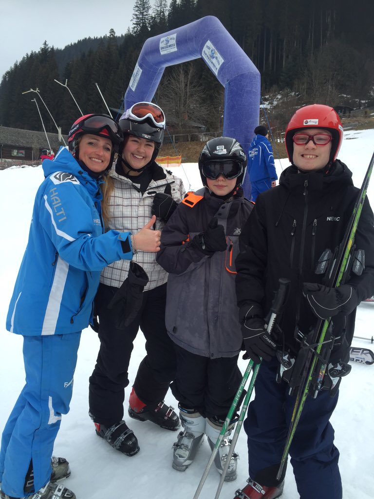 CromptonHousePE's tweet photo. Anneke with her group... Charlotte , Sam and Will 🎿 https://t.co/l9k3mJp2V7