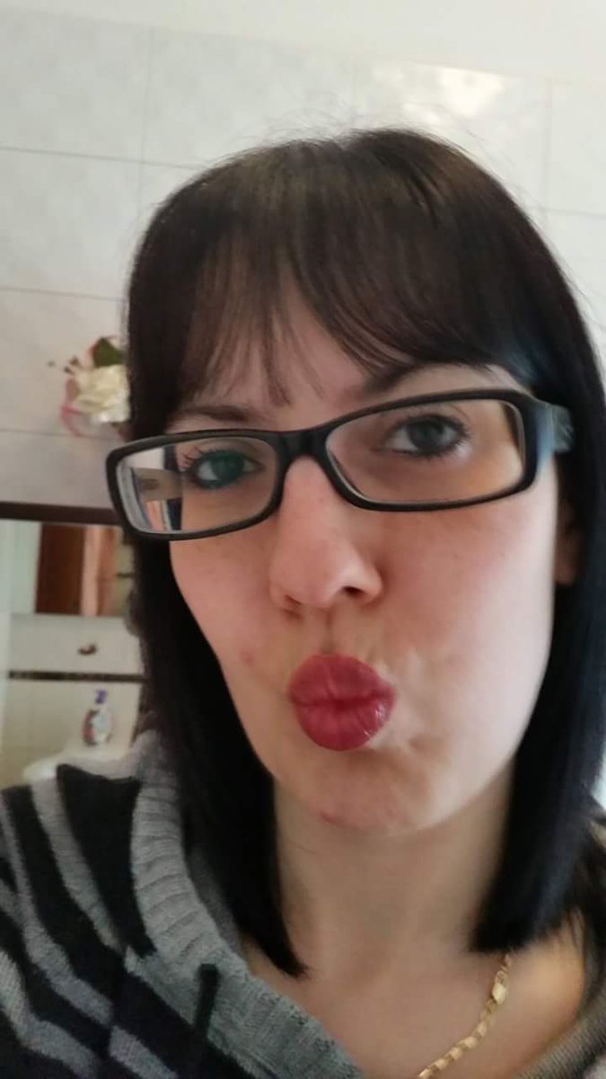 serranomarta11's tweet photo. @Victoria_blondx gracias por seguirme un besito https://t.co/XeDnGxCDvH