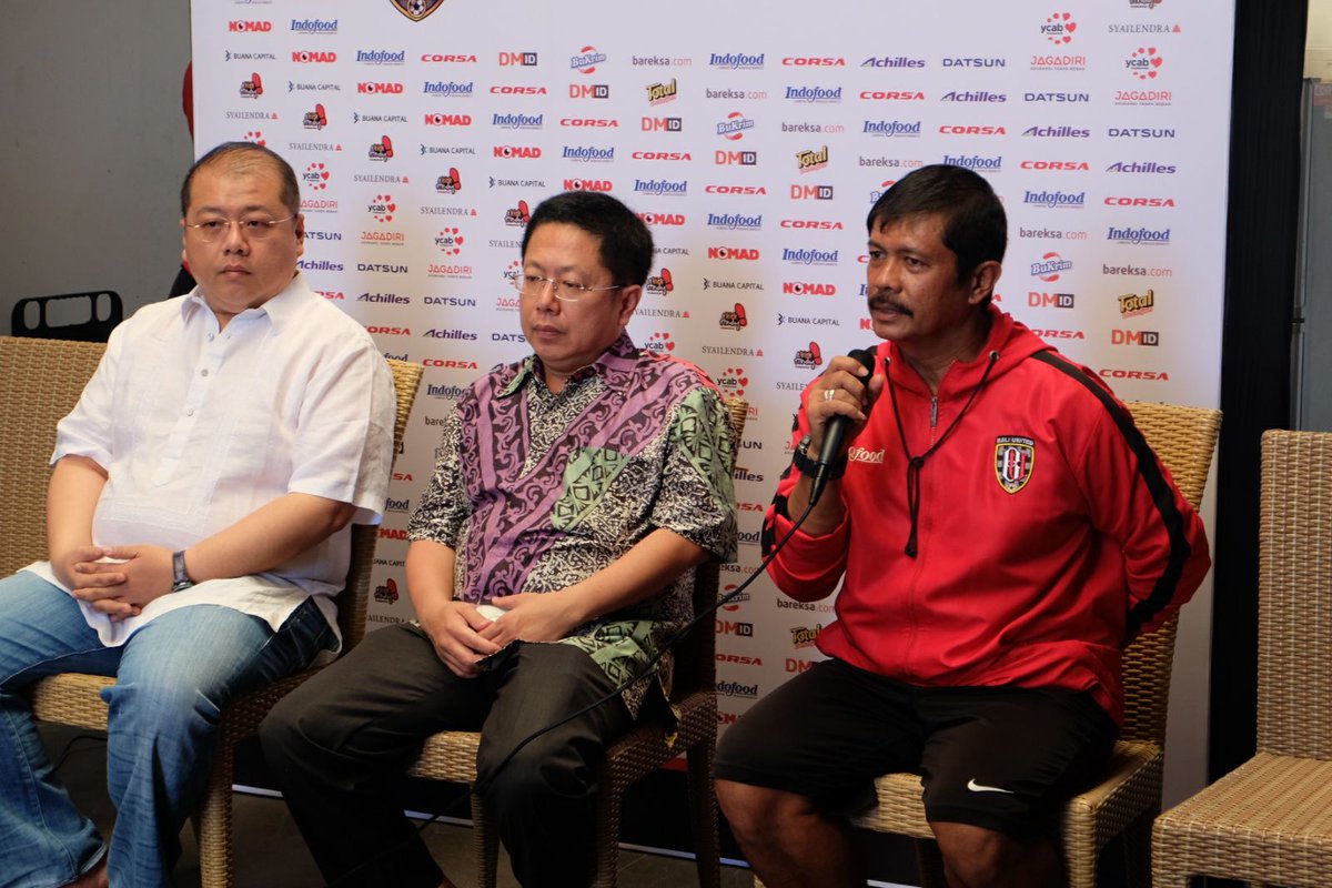 BaliUtd's tweet photo. Perkenalan secara resmi 23 pemain yang sudah dikontrak Bali United untuk tahun 2016, siang tadi di mess klub. https://t.co/B5GpCrbetI