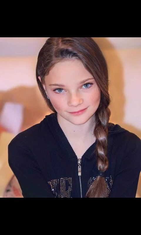 alex_and_coo's tweet photo. @VeronicaGaggero ma quando puoi essere bella?😍❤❤ti adoro💕 https://t.co/KYzxpWhWk2