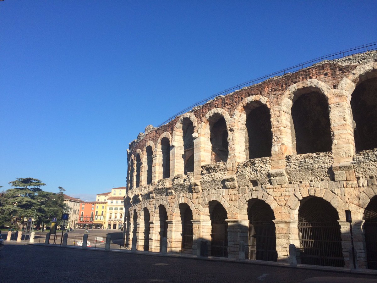 InstagramersVr's tweet photo. Verona oggi è la capitale del mondo SEO grazie a @seoandloveit e #igersverona c'é ✌🏼️❣ #seoandlove https://t.co/wF5JMbdWXd