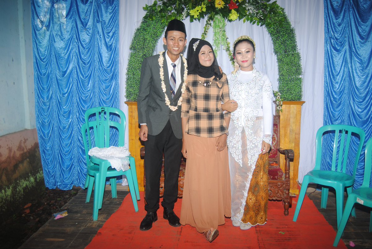 Fikka03's tweet photo. Wedding Party abang 
Semoga menjadi keluarga saykinah mawaddah warohmah {}
Cpet diberi momongan yakk https://t.co/Xq19wEMPFx