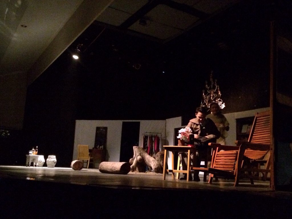 teatermentari's tweet photo. Belakang Panggung || man 2 model teater tunas banua https://t.co/xgVMBiy256