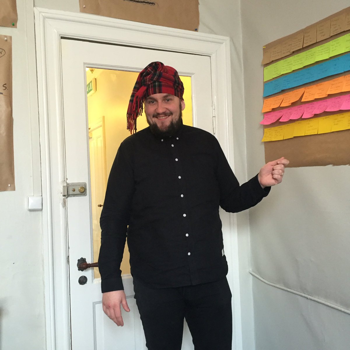 JorundurR's tweet photo. Halli Dóra, hugsandi maður. https://t.co/a8DCmXklym