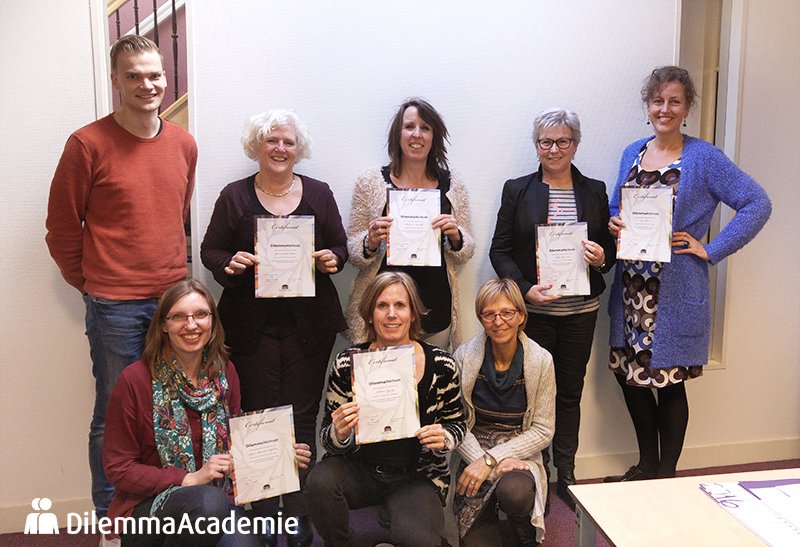 DilemmaManager's tweet photo. Trots! De gehele regio Friesland actief aan de slag met #EducatieMeter en Actieplan Jeugdwerkloosheid! https://t.co/1raCZpE5PM