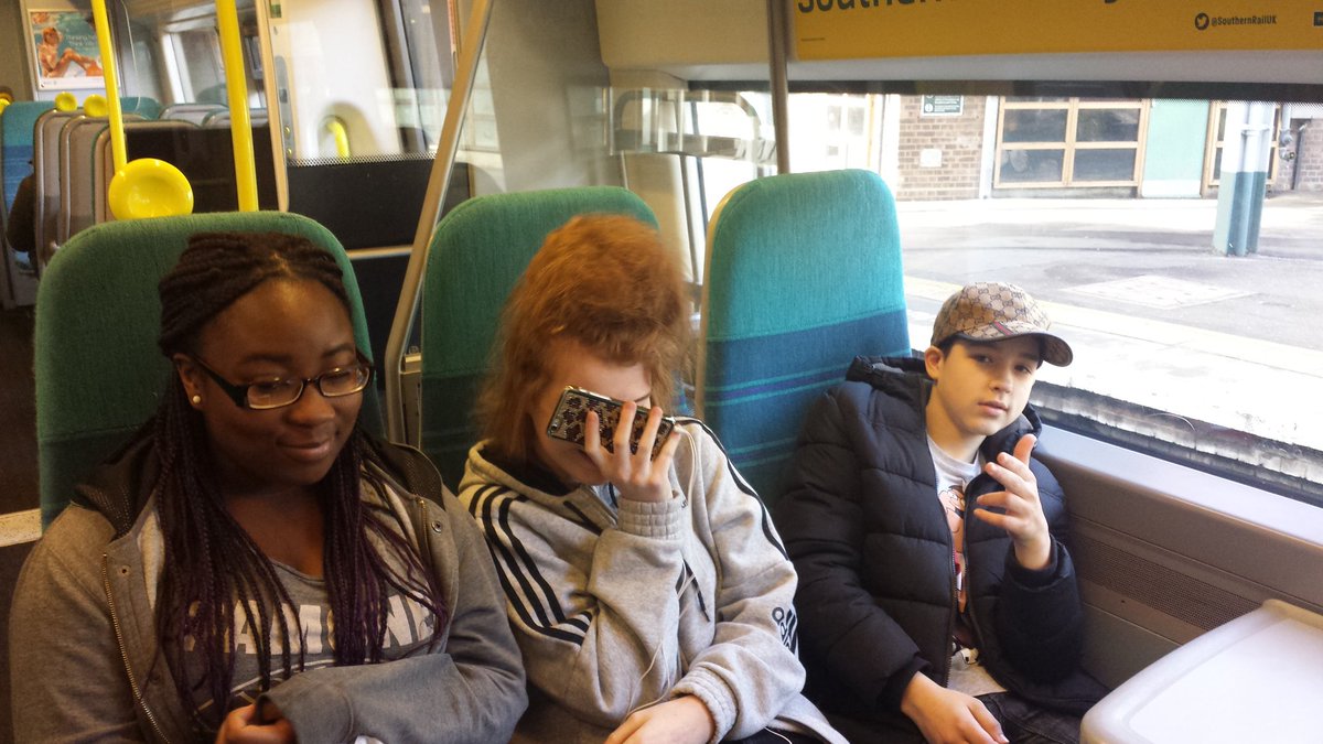_MyLifeMyFuture's tweet photo. On our way to meet the big bosses @mentalhealth #excited #cameracomp https://t.co/SvEzbiQeeQ