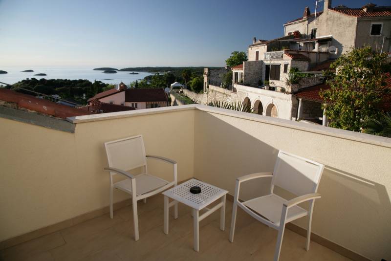 Adria24's tweet photo. Happy Weekend from Croatia!! 3* Hotel in Vrsar! #Croatia #summer2016 #hotel https://t.co/Nr9x8YTCWq