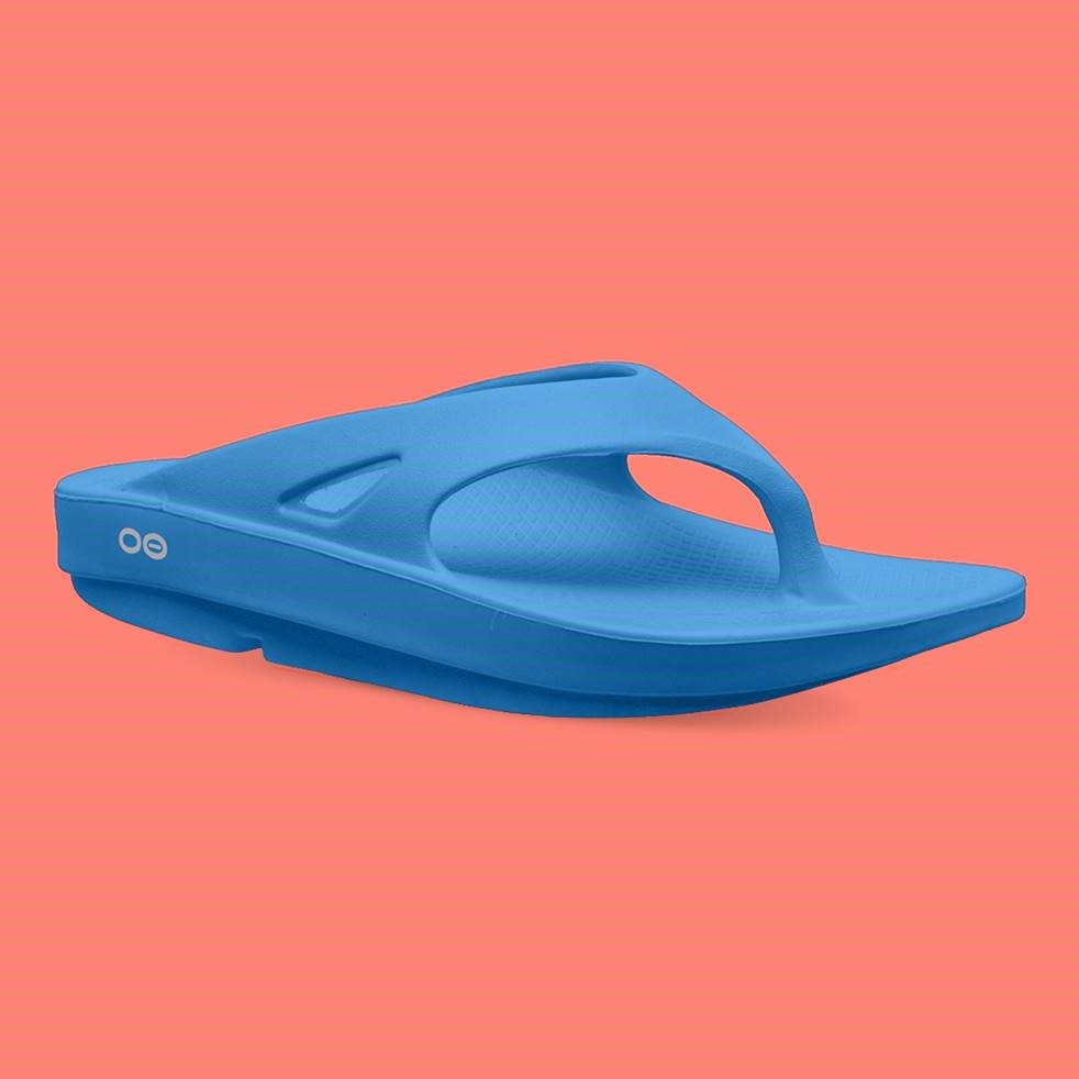 TheRunningBug's tweet photo. #WIN a pair of @OOFOSuk recovery shoes. Just RT &amp; Follow @OOFOSuk  to enter now! #RBtwittercomp https://t.co/qR7mX4vX1F