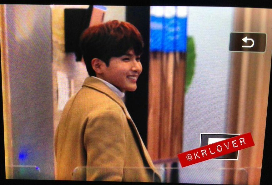 KRLOVERs's tweet photo. 160218 Kiss The Radio #Ryeowook #려욱 https://t.co/Zn9ViZYkl6
