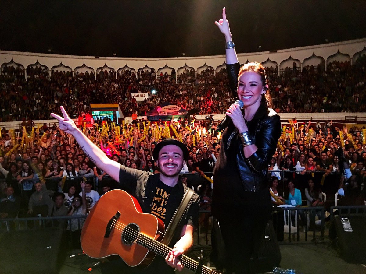 ColomboRecords's tweet image. Gracias Popayan por una noche increíble!! Hoy los esperamos en Manizales!! Contrataciones: Cel.: +57 320 8013235