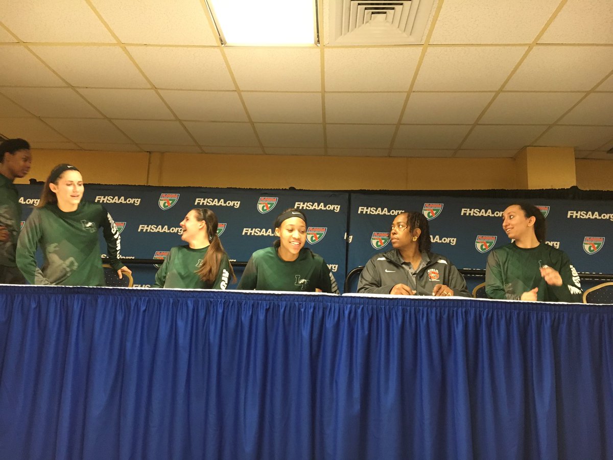 DBWilson2's tweet photo. Lakewood Ranch's head coach and starting five gathers for the postgsme press conference. https://t.co/0OrwzjPtgT