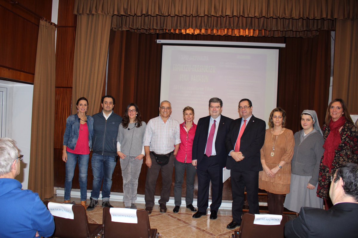 cmib_itziar's tweet photo. I Jornada sobre Dependencia con autoridades, ponentes y comunidad educativa de M Inmaculada-Bilbao https://t.co/Gg9vmhhAHq