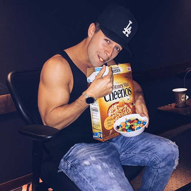 m_magazine's tweet photo. Here's @jakemiller eating some snacks to kick-start the weekend. Enjoy. >> https://t.co/KRO3XfDG2F https://t.co/uaCMZybtZC