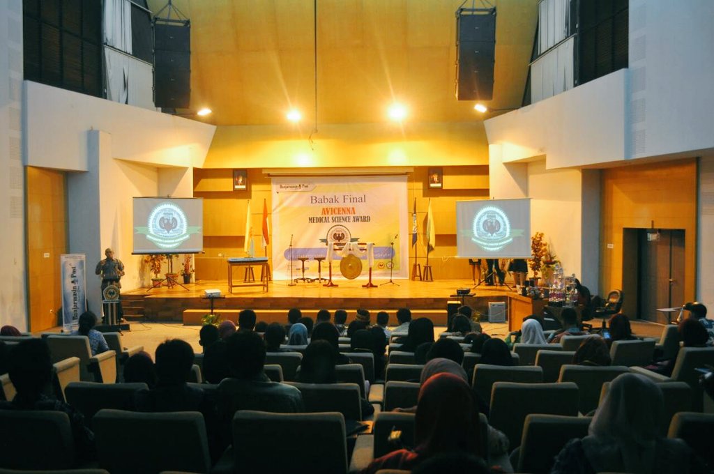 AVIMSAFKULM's tweet photo. Pembukaan AVIMSA 2016 oleh dr.H.Iwan Aflanie, M.Kes,Sp.F,SH selaku Wakil Dekan III FK UNLAM.
Selamat bertanding! https://t.co/fIPZXRvM9A
