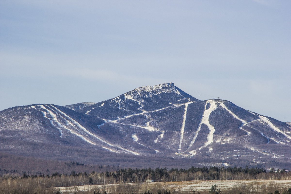 jaypeakresort's tweet photo. 32° and pretty in blue. https://t.co/DzFZKSV0ic