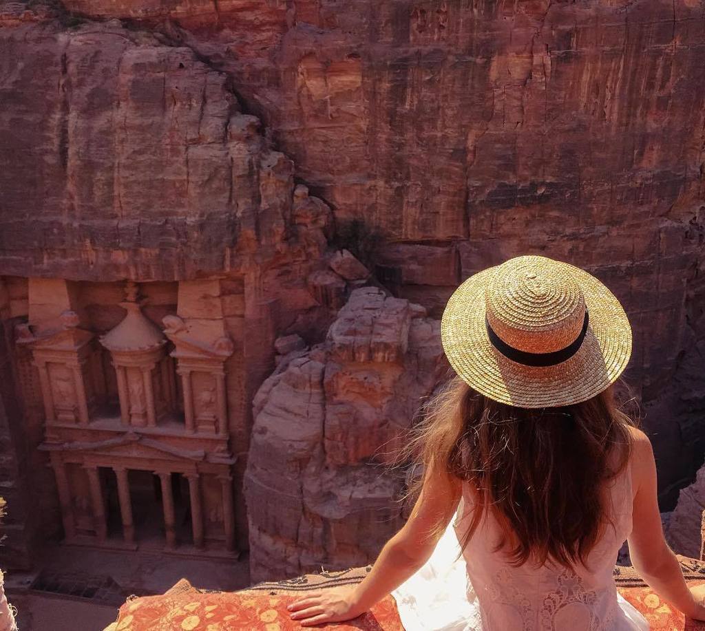 sefayamak's tweet photo. #lifeinjordan #petra #jordan 2015 https://t.co/p0Dzt8cDjO https://t.co/vP7aCZlprY