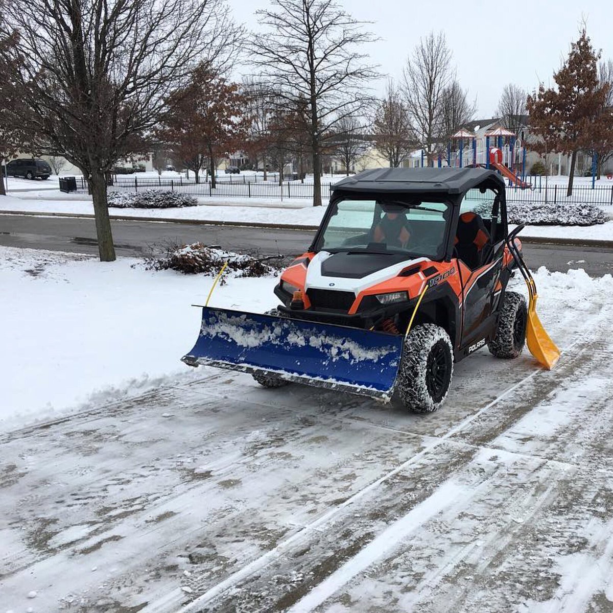 PolarisORV's tweet photo. #PolarisGENERAL dominates snow removal. ❄️ #PlayMoreWorkMore
#FourWheelFriday by indylawnservices https://t.co/qYOT9Bpfh8