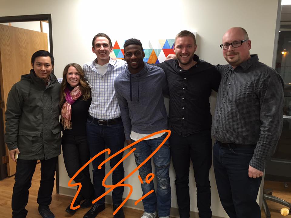 AppIt_Ventures's tweet photo. Our team pic, signed by Emmanuel Sanders with the #ESandersApp! :D https://t.co/2jtRESKvwb https://t.co/UhhjTlVsTO