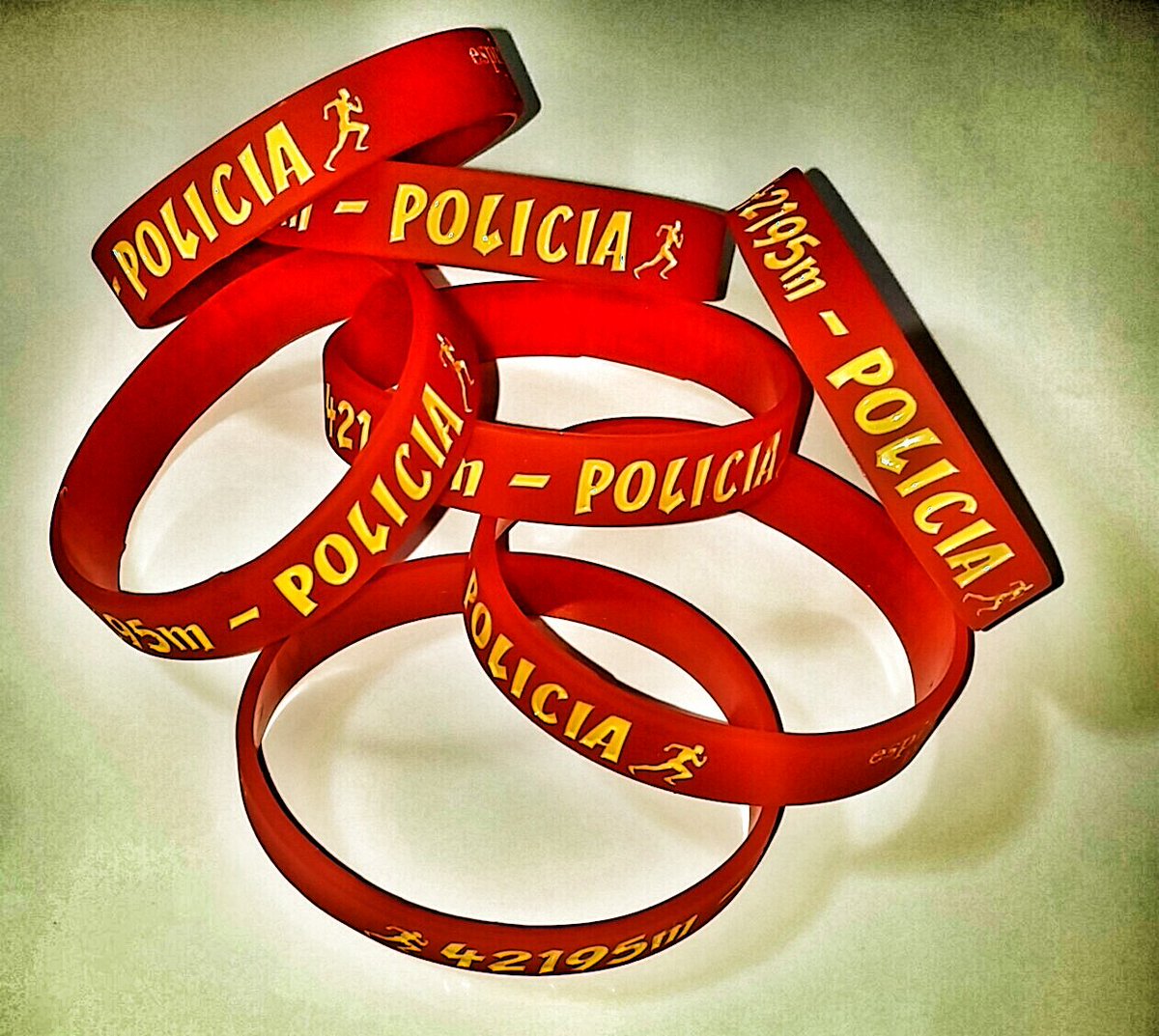 spiritugonzalez's tweet photo. Si los quieres con pulsera debes pedirlos en https://t.co/0i0SI5fnkt
Tus libros d #motivación y #policia #packoferta https://t.co/DF4AIR0nk8
