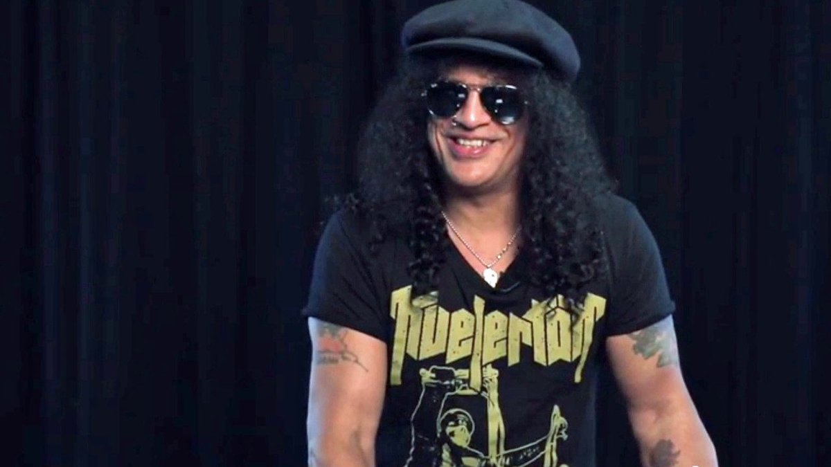 WorLovesMrSlash's tweet photo. Finally #slashfriday &amp; #slash smile for #slashers @FrancyFitzyGirl @alexisgouin @ElizeSlasher @for_ever_Slash https://t.co/349Cy3195x