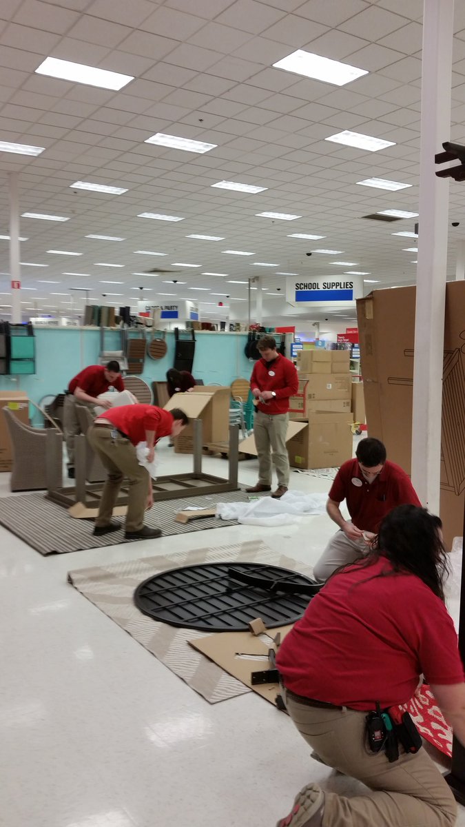 Melissa__Lively's tweet photo. Teamwork. Love this team!  #HaidynHawkeyes @jlunch02 @shawnakimm @TargetAP_Andrew @KelsRessler https://t.co/uk3ioHKUbN