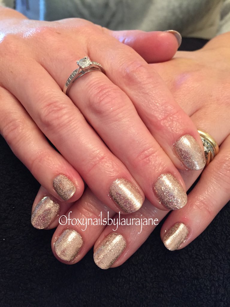 LauraJaneMitch's tweet image. @magpie_beauty #magpieglitter #nails #fairytalecollection #wendy #ella #glitternails #foxynailsbylaurajane 💅🏼💖💅🏼