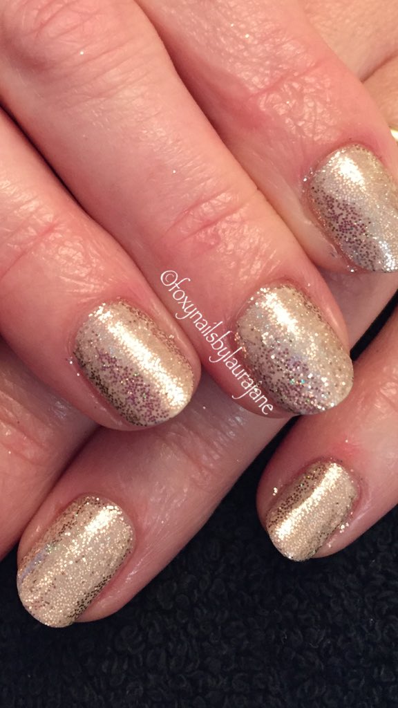 LauraJaneMitch's tweet image. @magpie_beauty #magpieglitter #nails #fairytalecollection #wendy #ella #glitternails #foxynailsbylaurajane 💅🏼💖💅🏼