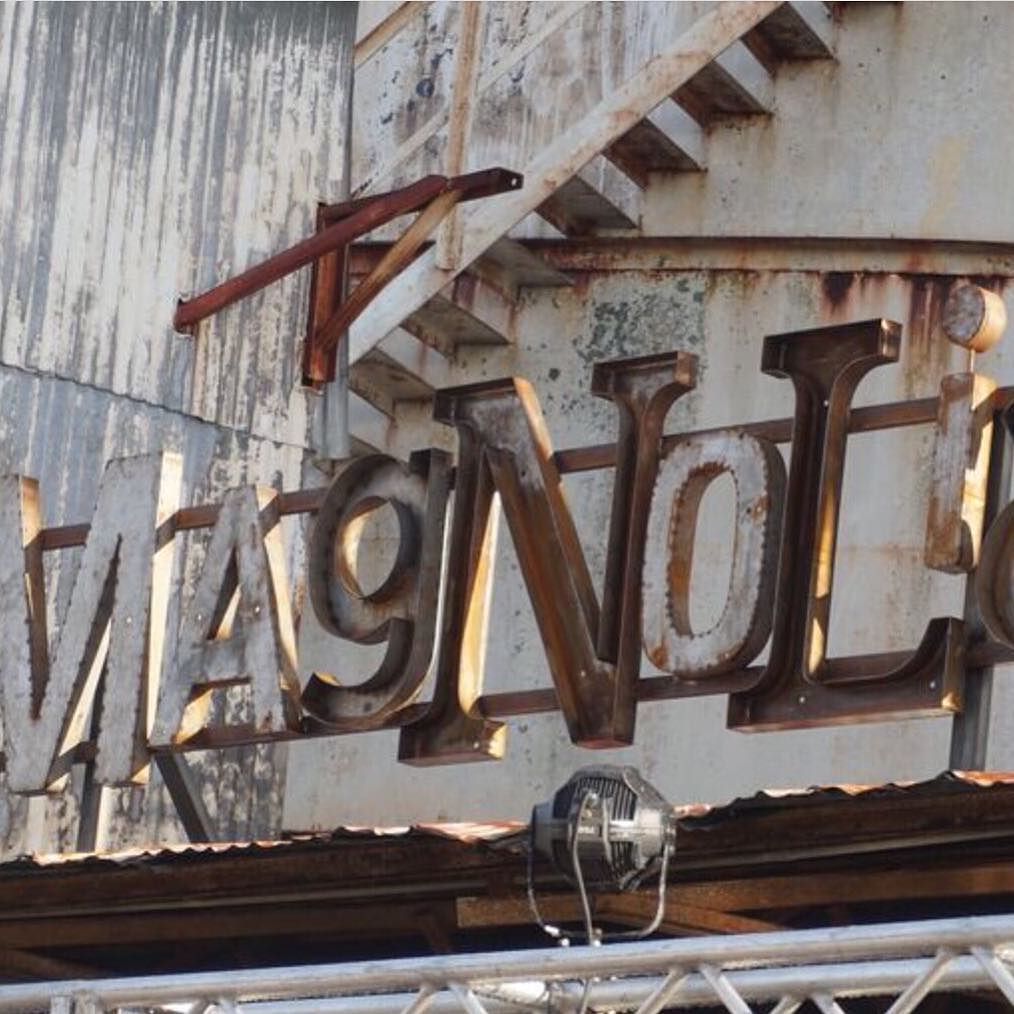 Limo_Lux's tweet photo. LUX #UltimateShopping experience #magnoliamarket #diy #fixerupper #homedecor #hgtv #jdsign… https://t.co/NUagAcIbNX https://t.co/A2l7XR3fil