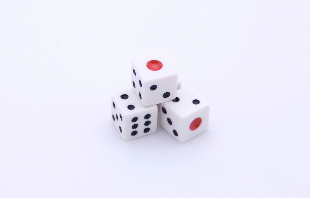 サイコロの目、1が赤いのは日本だけなんです。1926年に和歌山の