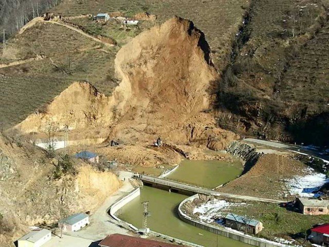 EuroGeosciences's tweet photo. The Yaglidere #landslide, including a video. Via #AGUBlogs: https://t.co/R84HFfr6kT by @davepetley https://t.co/lqCP0xEtpN