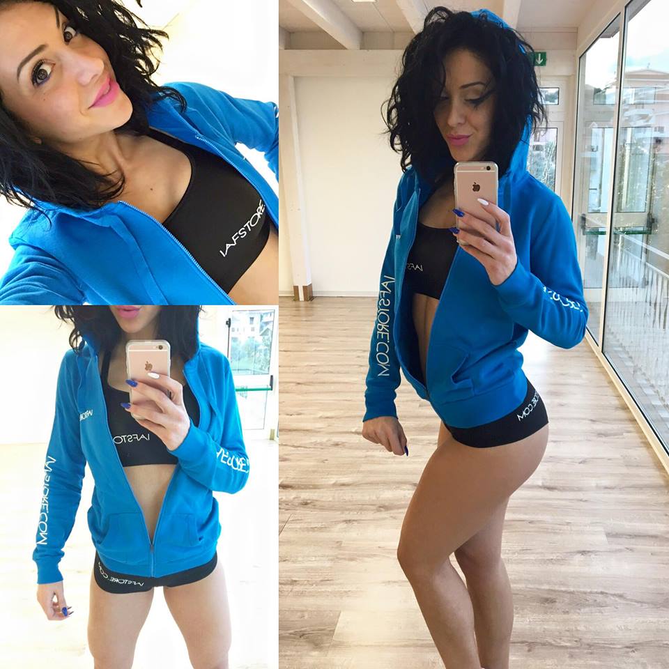 Simona Renzetti La Bellssima Simona Renzetti IFBB #Bikini, nuova testimonial IAFSTORE ...