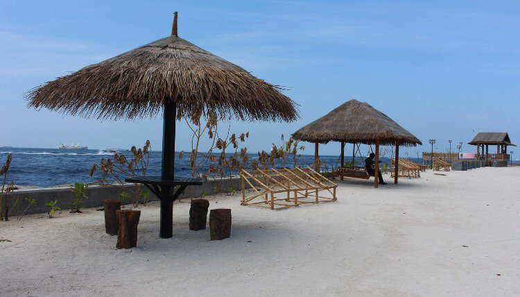 mphasana's tweet photo. "Dhivehin Dhivehinge gothugai" "minivankan mathy abadhah" https://t.co/NynIiv00ix
